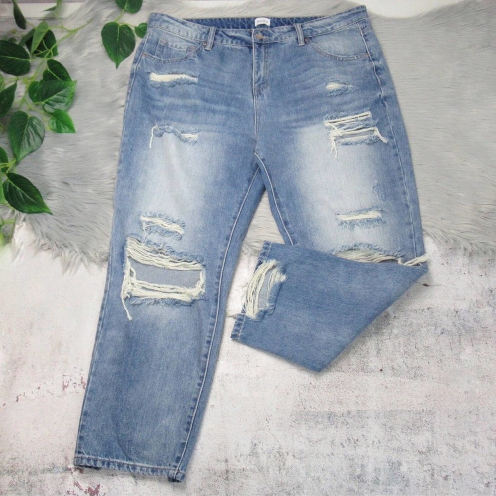 SPECIAL A LA Destroyed Cropped High Rise Straight Leg Jeans Plus Size 1X/18